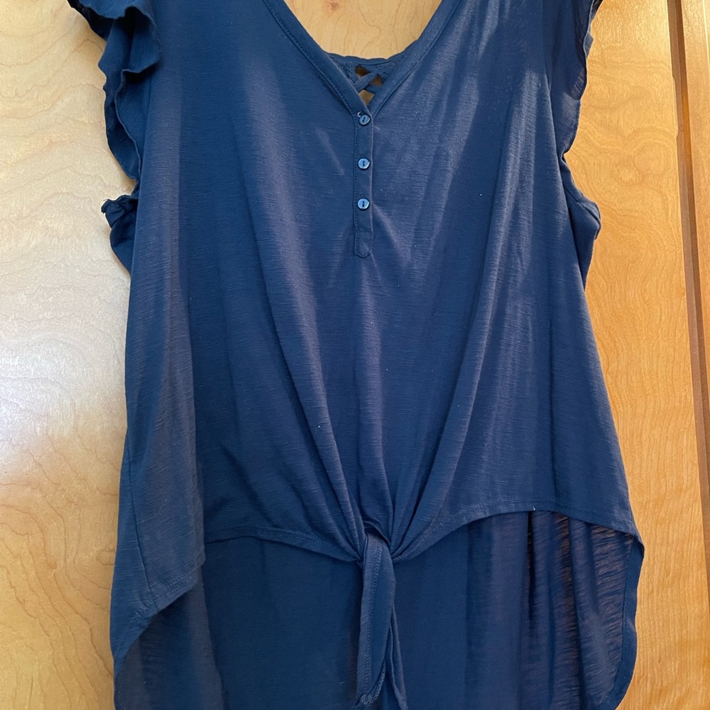 Women's high low Navy Blue Top Size XXXL.  NWOT!